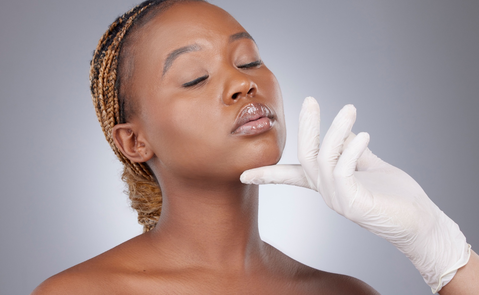 Why is my face still swollen 5 weeks after a facelift?